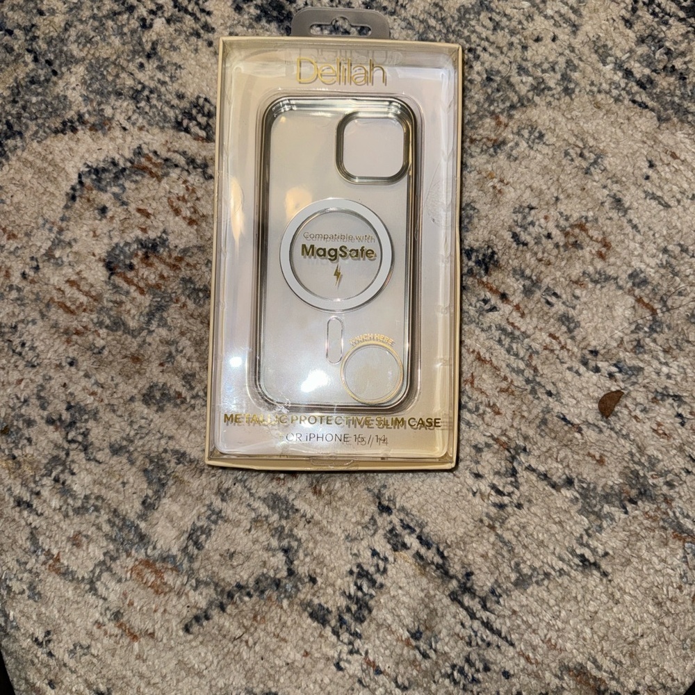Color champagne Elila Metallic light gold Case for iPhone 15/14 - Picture 2 of 5